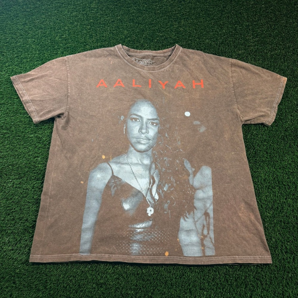 Aaliyah Graphic T-Shirt Mens Large Brown Washed Vintage Style R&B Portrait Tee